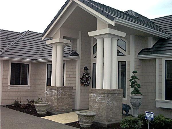 Modern Clustered Porch Columns